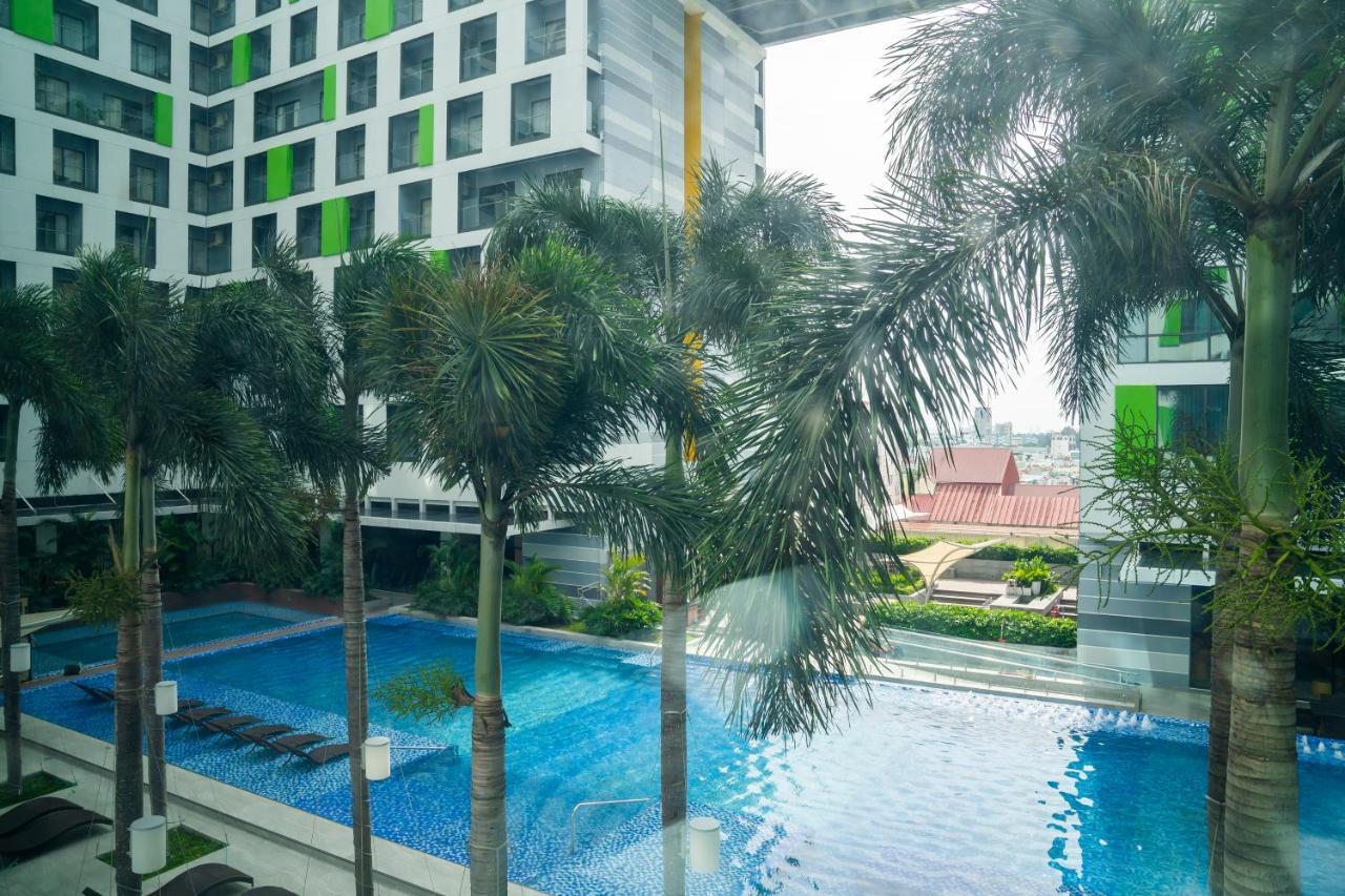 Holiday Inn & Suites Saigon Airport, An Ihg Hotel Ho Chi Minh City Exterior photo